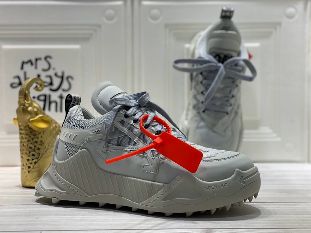 Men's Men's Shoes💰480🌼【New Style】High-end Boutique-🤷‍♂🤷‍♂OFF-WHITE x Air Jordan 】1 The joint shoe has been highly concerned by everyone since its design. The new shoe is shown in the popular Chicago bull white and yellow LOGO color scheme. The shoe body is made of cowhide, cow suede, and other materials. In addition to the X hidden on the inside of the leather, the oversized Swoosh, OFF-WHITE for Nike, Air Jordan 1 birth information and AIR are displayed on both sides of the shoe. The iconic details of OFF-WHITE can be seen on the sole and insole. You can choose a pair if you like the style. Code: 39-44 (45 can be customized